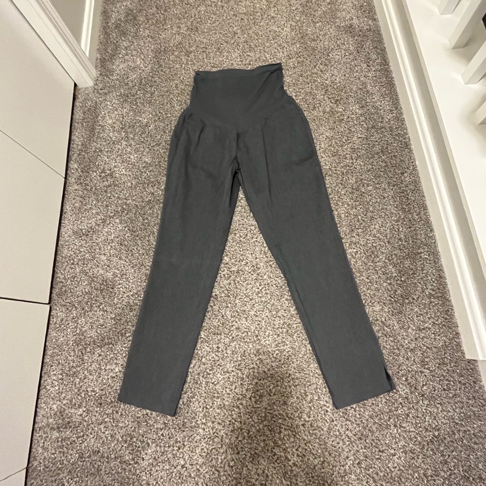 EUC a.glow gray maternity pants size 10